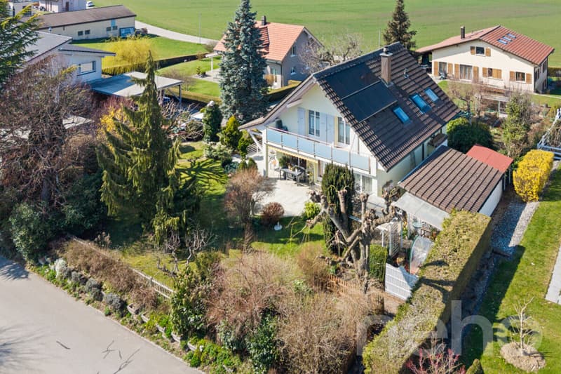 Maison familiale spacieuse avec jardin dans environnement calme (3)