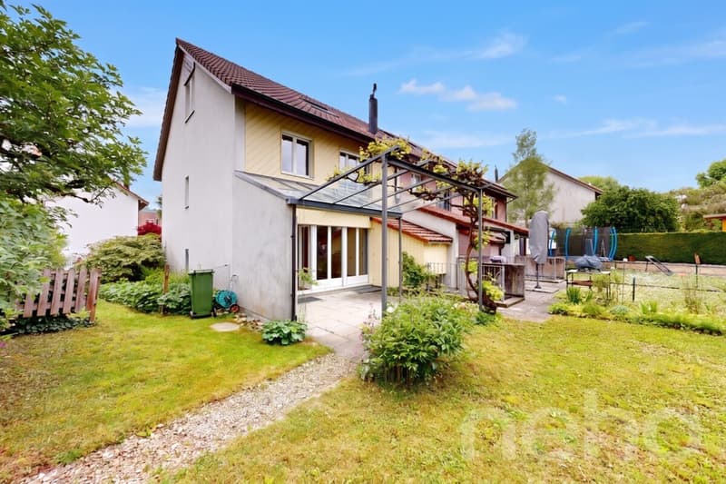 5.5-Zimmer Eckhaus mit Gartenidylle in familienfreundlicher Lage (12)