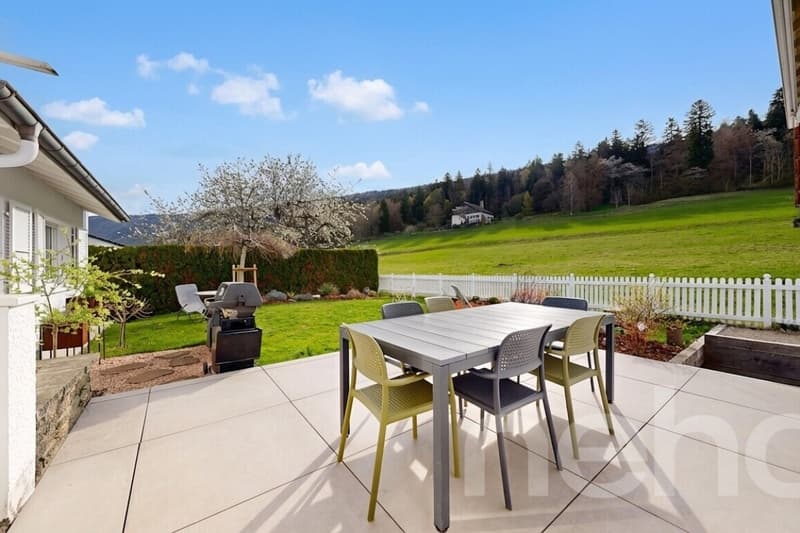Superbe villa familiale, piscine intérieure, terrasses et vue forêt (5)