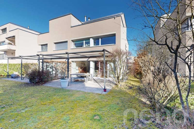 Doppelhaushälfte mit Garten in Uster (10)