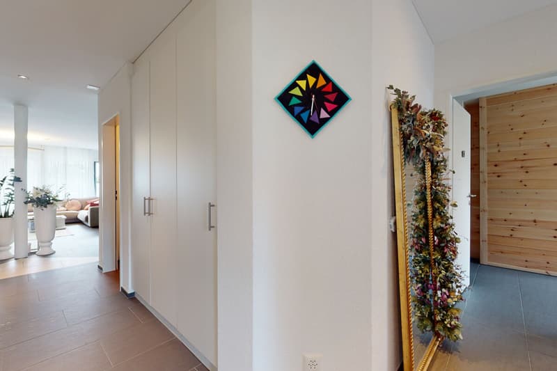 Modernes 5.5 Zimmer Reiheneckhaus mit Garten und Sauna (7)