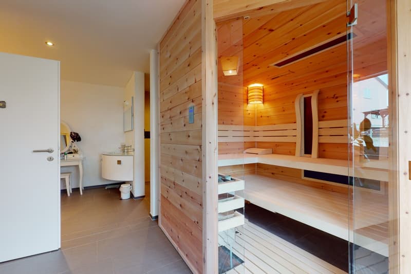 Modernes 5.5 Zimmer Reiheneckhaus mit Garten und Sauna (8)