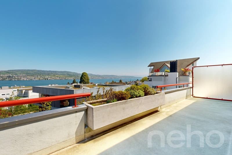 Panorama-Seesicht mit grosser Terrasse (4)