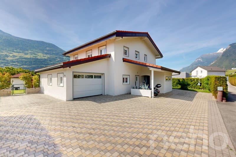 Superbe Villa 6.5 de 190m² avec piscine récente & jardin (11)