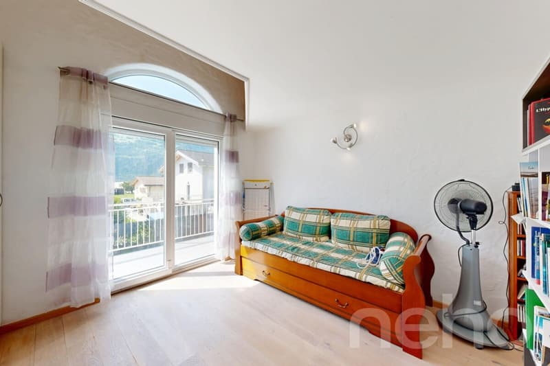 Superbe Villa 6.5 de 190m² avec piscine récente & jardin (9)