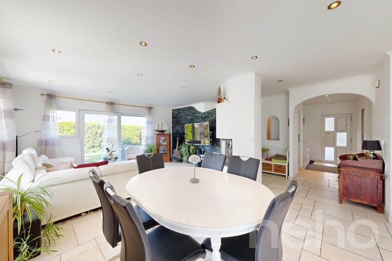 Superbe Villa 6.5 de 190m² avec piscine récente & jardin (4)
