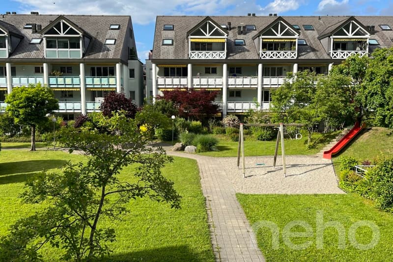 Helle 3.5-Zimmerwohnung mit Balkon und schönem Ausblick (12)