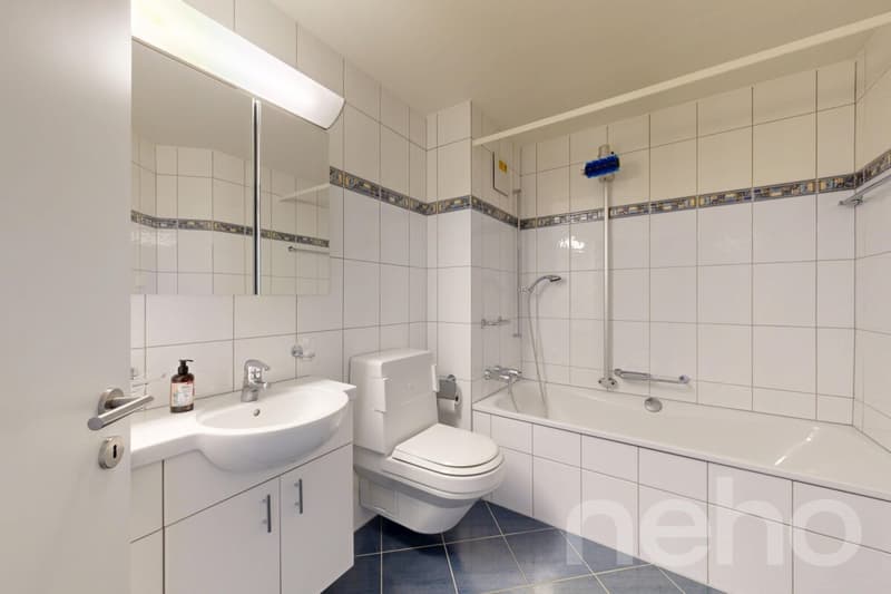 Helle 3.5-Zimmerwohnung mit Balkon und schönem Ausblick (9)