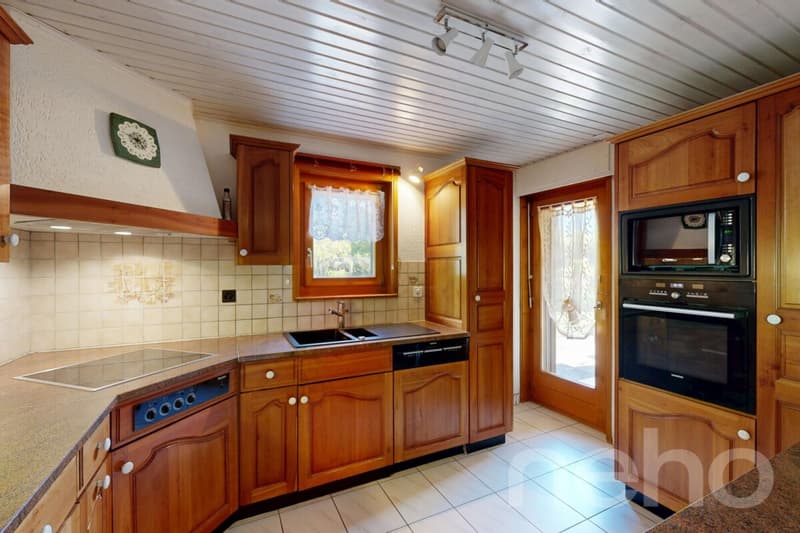 Splendide villa familiale à Bex : espace et potentiel insoupçonné! (5)
