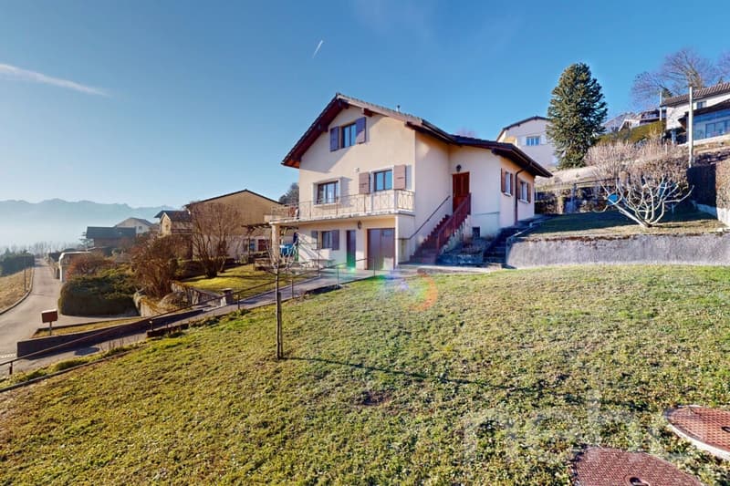 Charmante villa avec vue dégagée sur les Alpes et le lac (2)