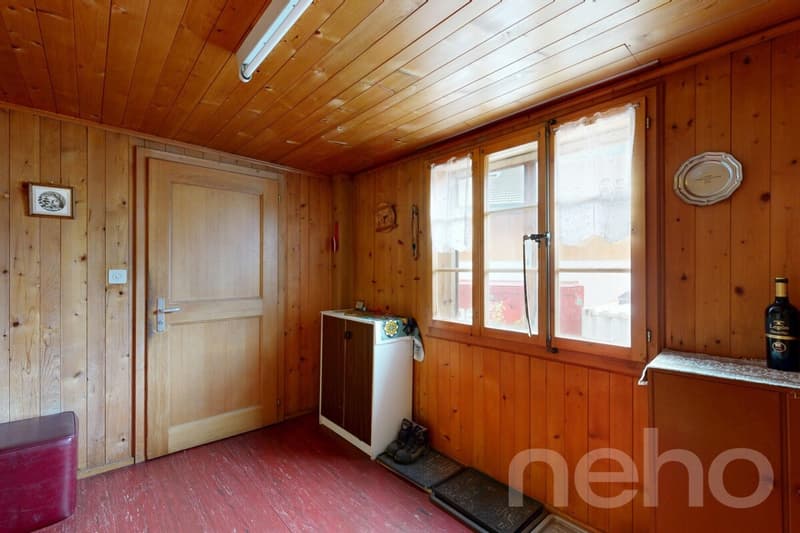Exklusiv: Grosses Chalet für gemischte Nutzung am Dorfeingang (11)
