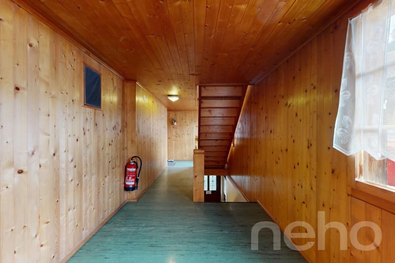 Exklusiv: Grosses Chalet für gemischte Nutzung am Dorfeingang (10)