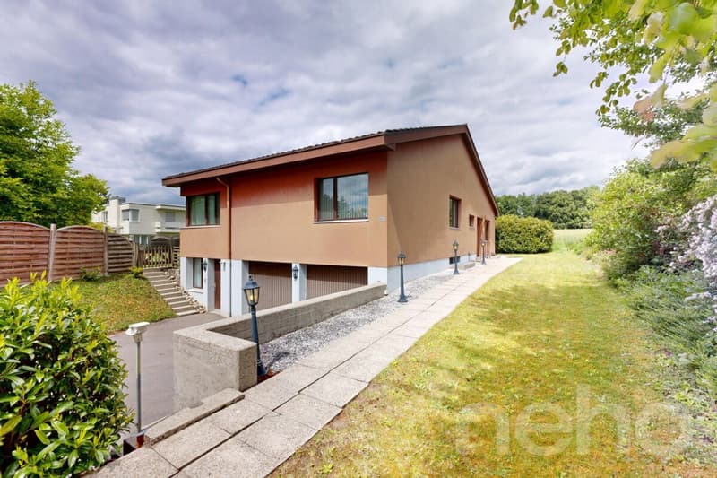Grosszügiges 7½ Zimmer EFH mit Pool an bevorzugter Wohnlage (2)