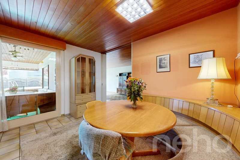 Grosszügiges 7½ Zimmer EFH mit Pool an bevorzugter Wohnlage (5)