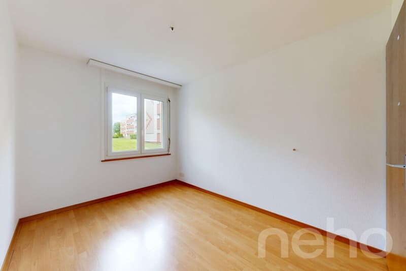 Grand appartement de 4.5 pièces en rez-de-jardin (7)