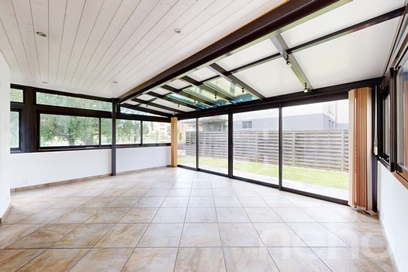 Grand appartement de 4.5 pièces en rez-de-jardin (11)