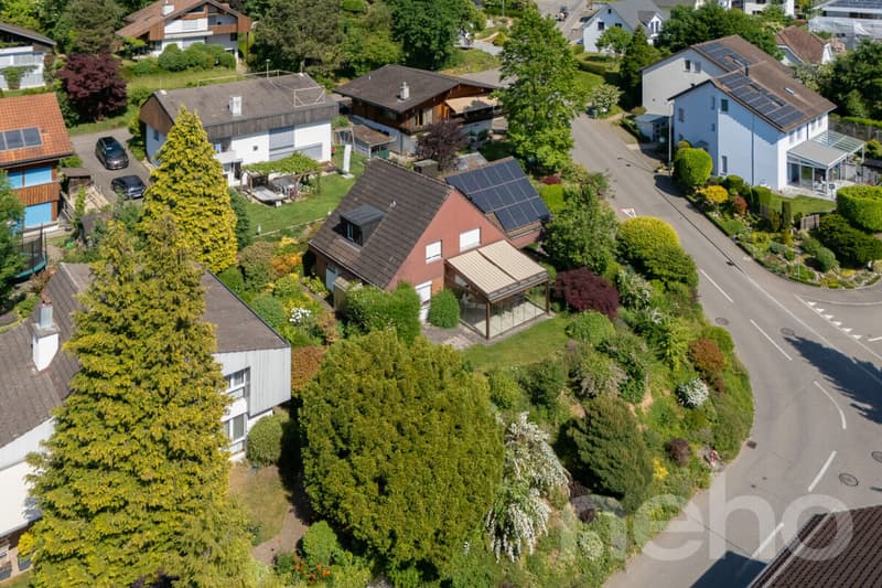 Gepflegtes 6-Zimmer-Einfamilienhaus mit Wintergarten und Solaranlage (2)