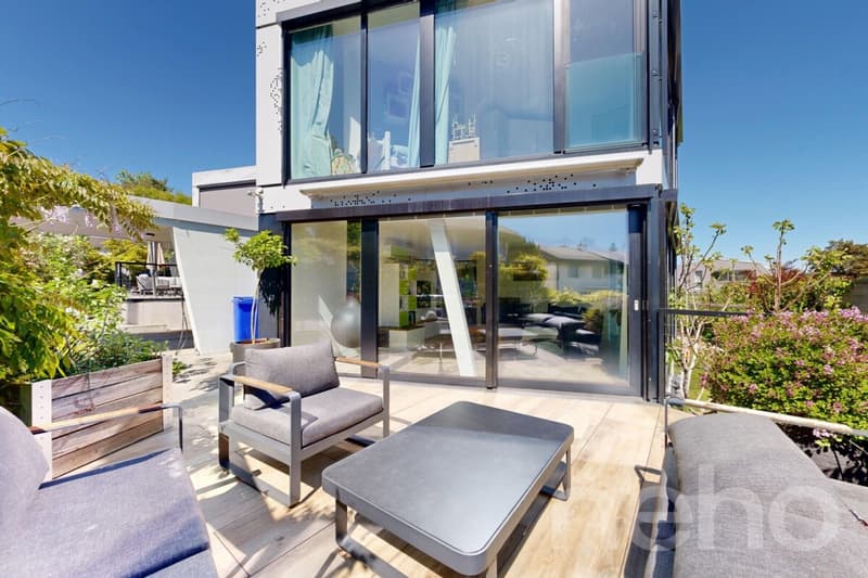 Exklusives Designhaus mit Galerie & beeindruckender Glasfront (10)