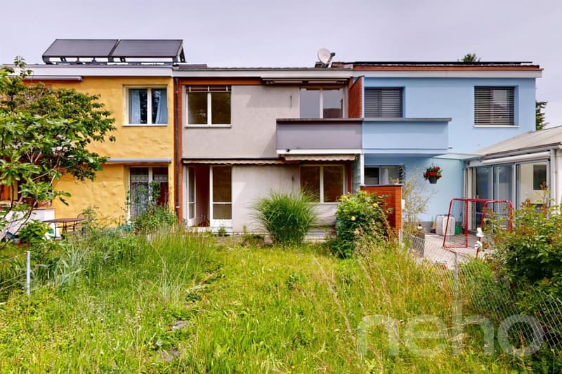 Reihenhaus mit Garten und Modernisierungspotenzial in Reinach (2)