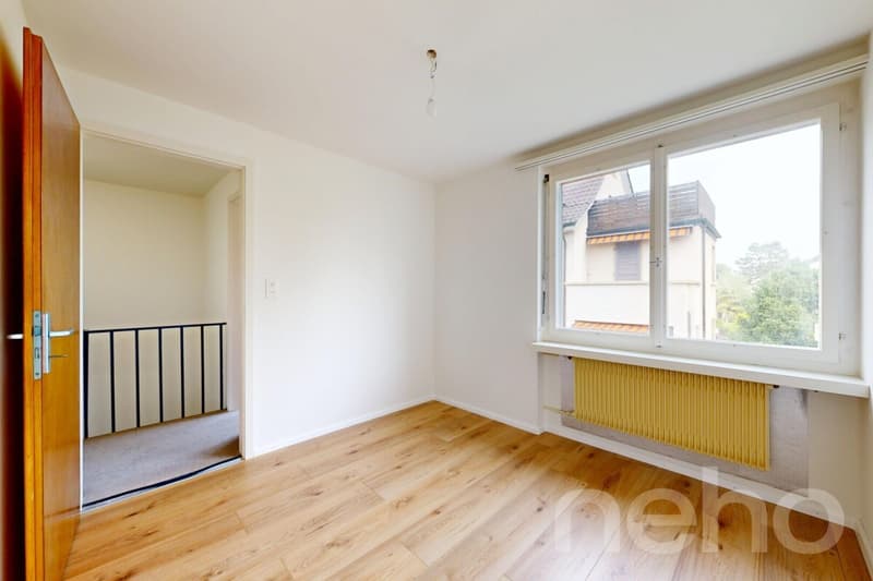Reihenhaus mit Garten und Modernisierungspotenzial in Reinach (8)