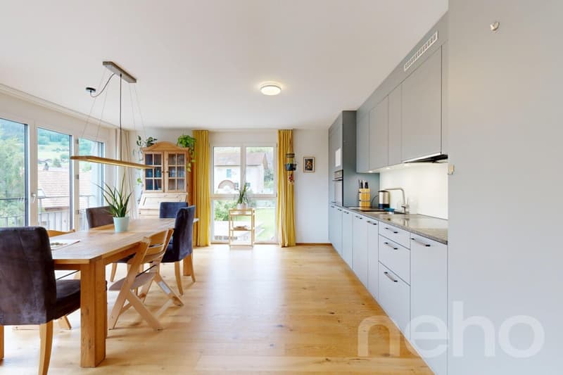 Moderne Wohnung mit Bergsicht (4)