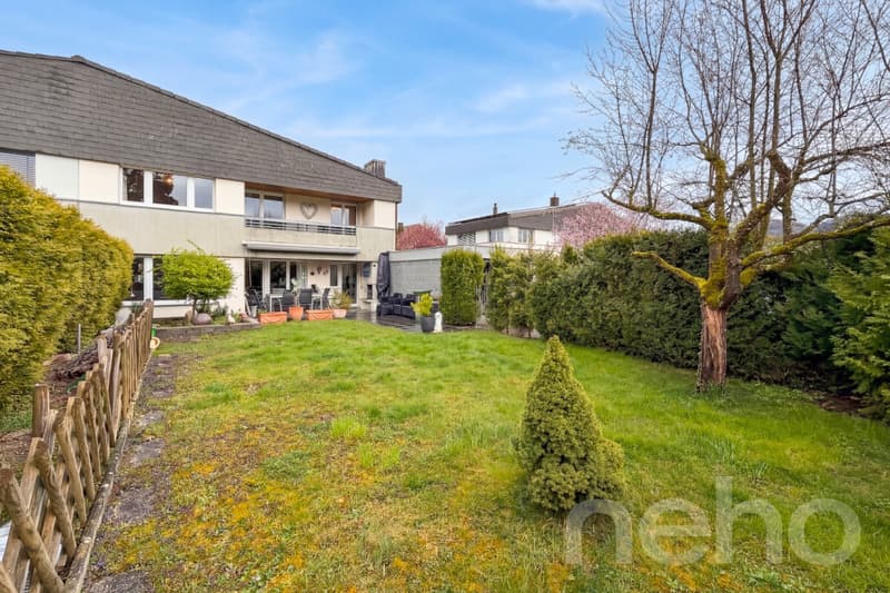 Geräumiges 5.5-Z' Doppel-EFH mit grossem Garten und separater Garage (1)