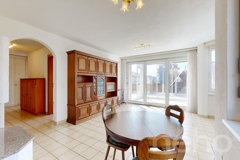 4.5-Zimmerwohnung mit Terrasse, Wintergarten & Garage (1)