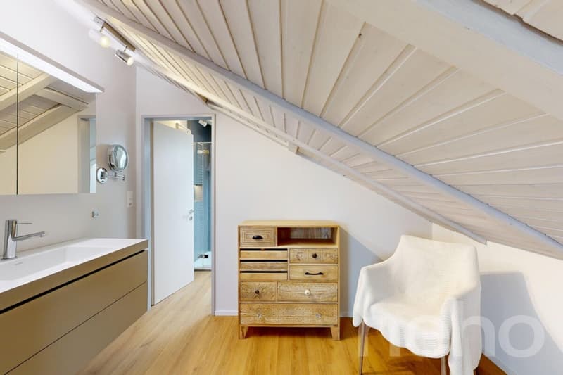 Unverbaubares Panorama: Exklusives 5.5-Zimmer-Einfamilienhaus mit Pool (11)