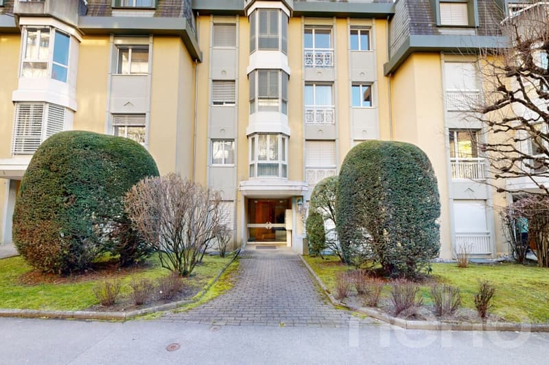 Exclusif: lumineux appartement traversant dans PPE de standing (11)