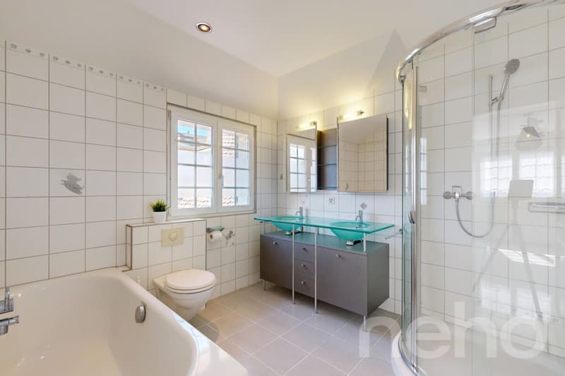 Exklusives 6.5-Zimmer Landhaus an begehrter Lage (12)