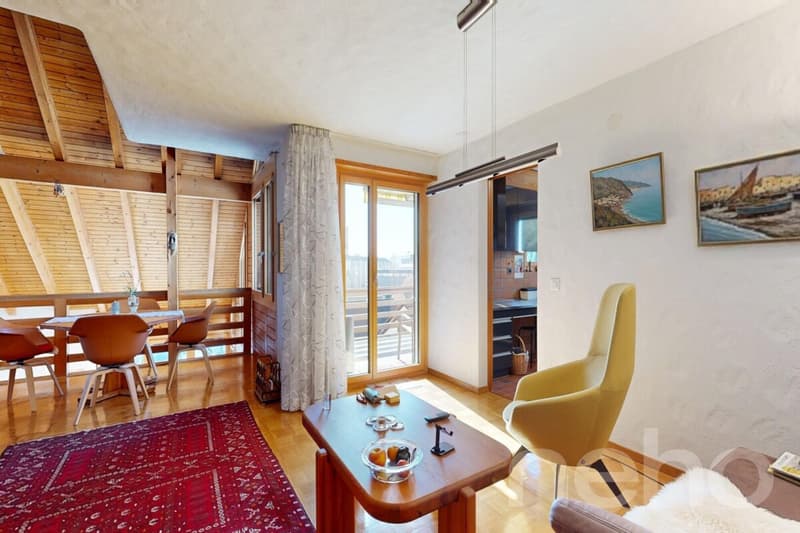 Charmantes 6 Zimmer Einfamilienhaus mit Pool, Sauna und Weitsicht (2)