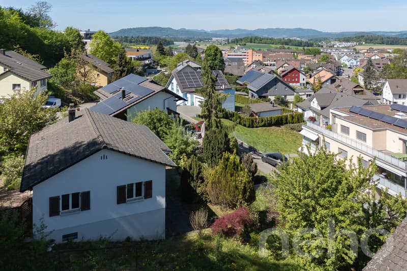 5-Zimmer Haus mit Charme und grossem Garten - mit Neubaupotenzial (1)