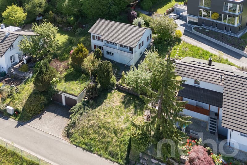 5-Zimmer Haus mit Charme und grossem Garten - mit Neubaupotenzial (2)