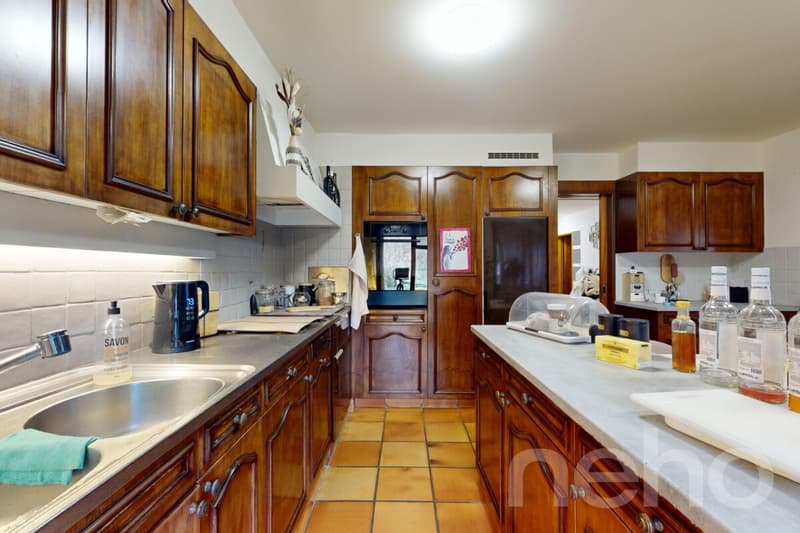 Opportunité rare : maison avec deux appartements (8)