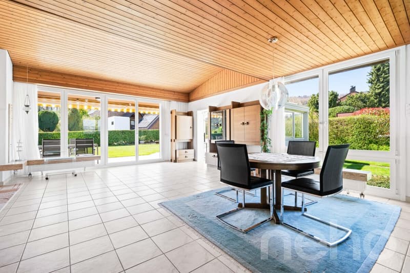 5.5 Zi. Familienparadies mit Pool, grossem Garten und Privatsphäre (12)