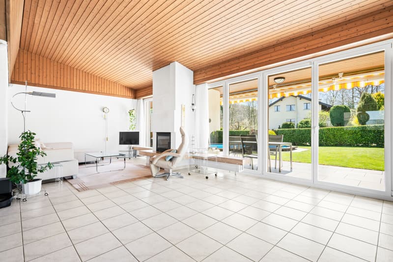 5.5 Zi. Familienparadies mit Pool, grossem Garten und Privatsphäre (2)