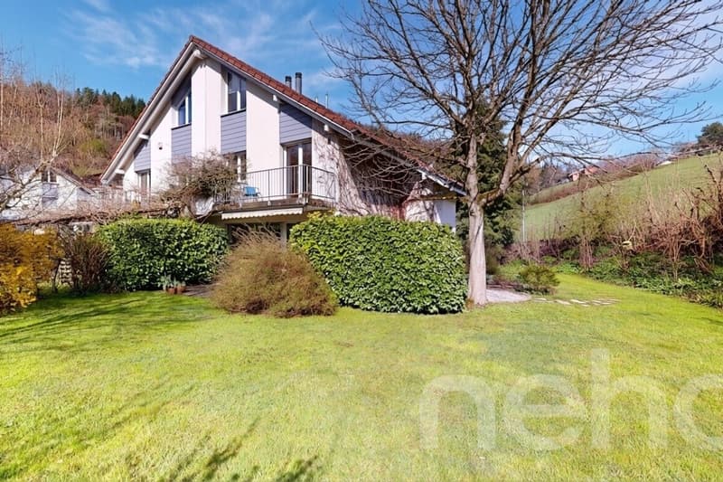 Grosszügiges Familienhaus mit Garten zum Verlieben (2)