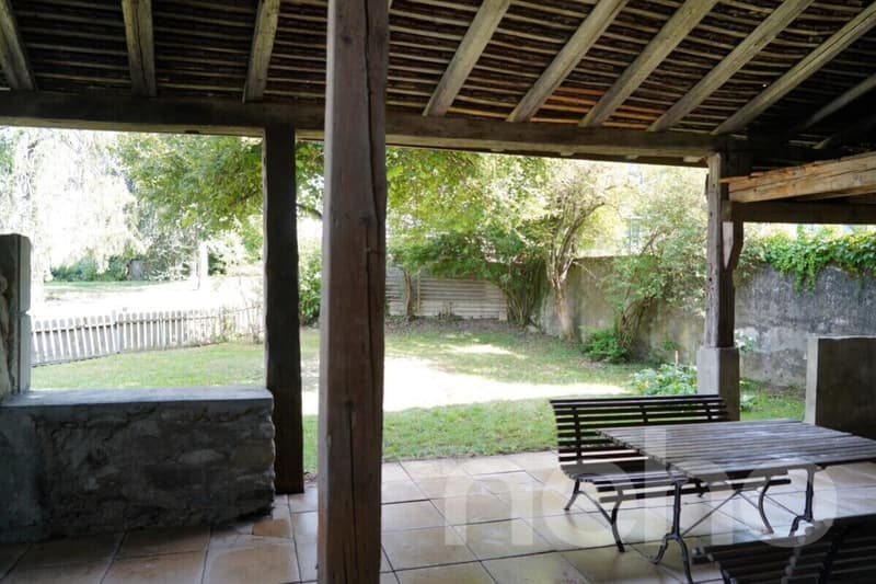 Maison villageoise avec grange et jardin à rénover (2)
