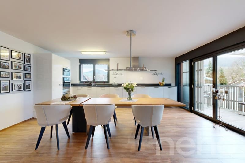Moderne und grosszügige 4.5-Zimmerwohnung mit Schwedenofen (2)