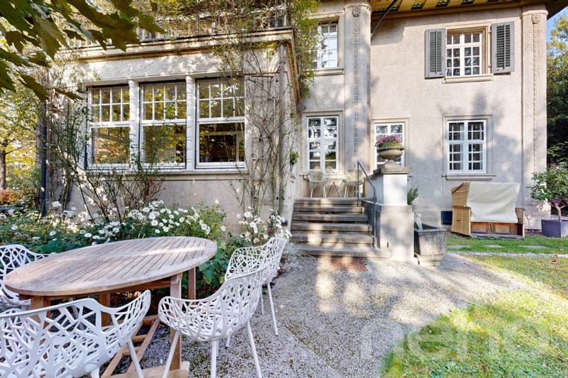 Grosszügige 6-Zimmer-Wohnung mit historischem Charme (im Baurecht) (11)