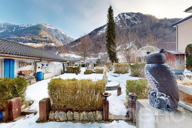 7.5 Zimmer Einfamilienhaus mit Garten und Bergblick (12)