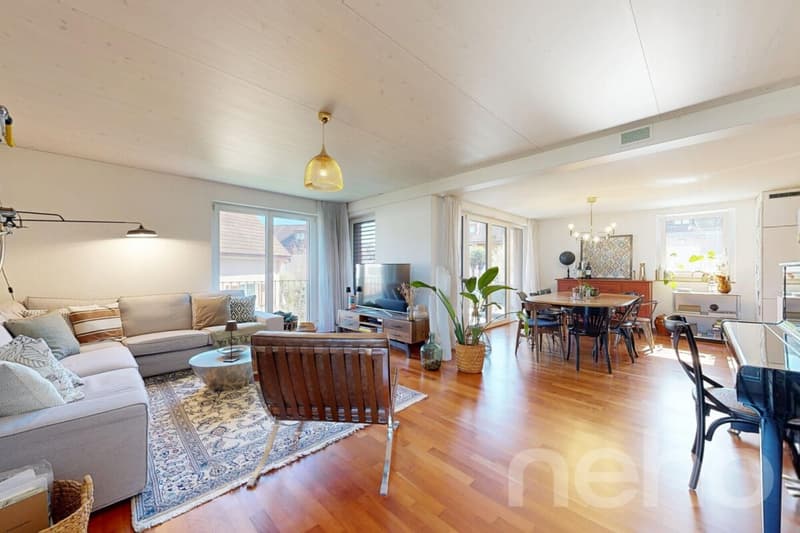 Stilvolle 3.5-Zimmerwohnung mit Balkon und Einstellhallenplatz (2)