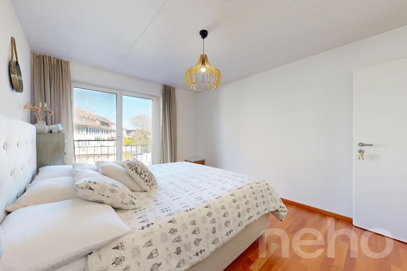 Stilvolle 3.5-Zimmerwohnung mit Balkon und Einstellhallenplatz (9)