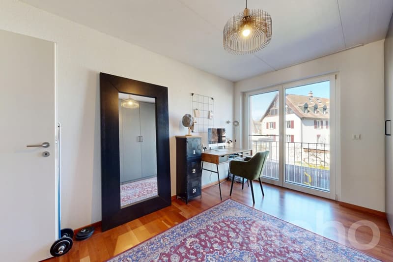 Stilvolle 3.5-Zimmerwohnung mit Balkon und Einstellhallenplatz (10)