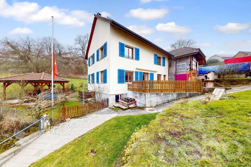 Magnifique villa individuelle avec faibles charges et cadre idyllique (1)