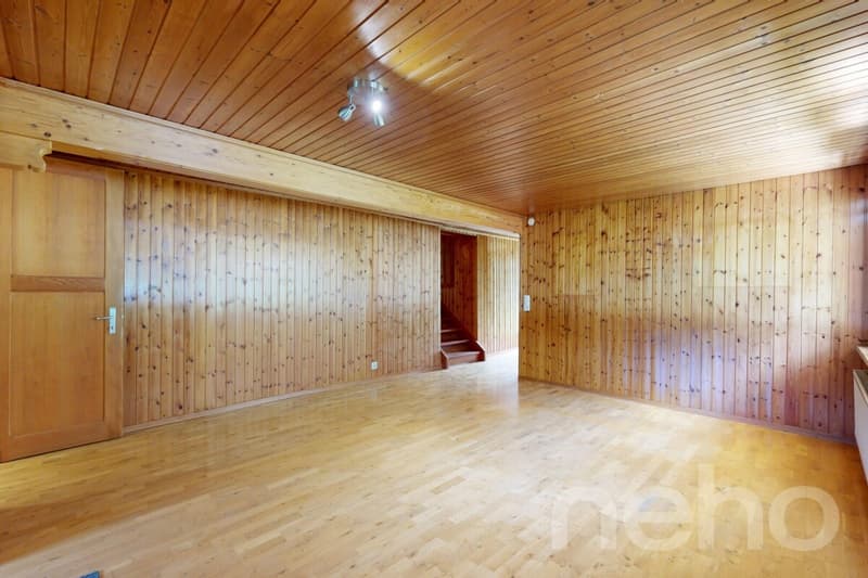 Chalet de caractère : jardin bucolique et potentiel rare (12)