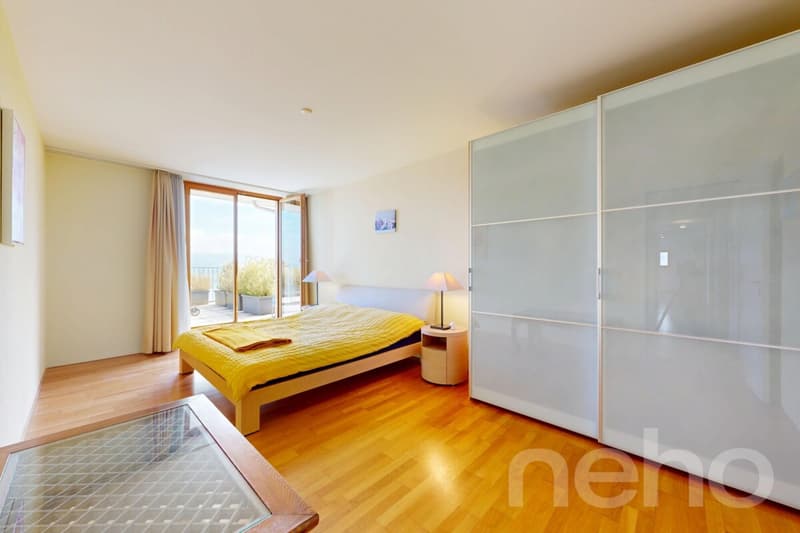 Lichtdurchflutete 5.5-Zimmer-Terrassenwohnung mit Panorama-Seesicht (11)