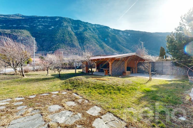 Villa familiale de 7p. et studio dans les combles - région Martigny (5)
