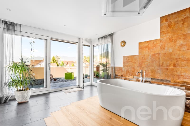 Exklusive Attika mit Wintergarten und 120 m² Terrasse (8)
