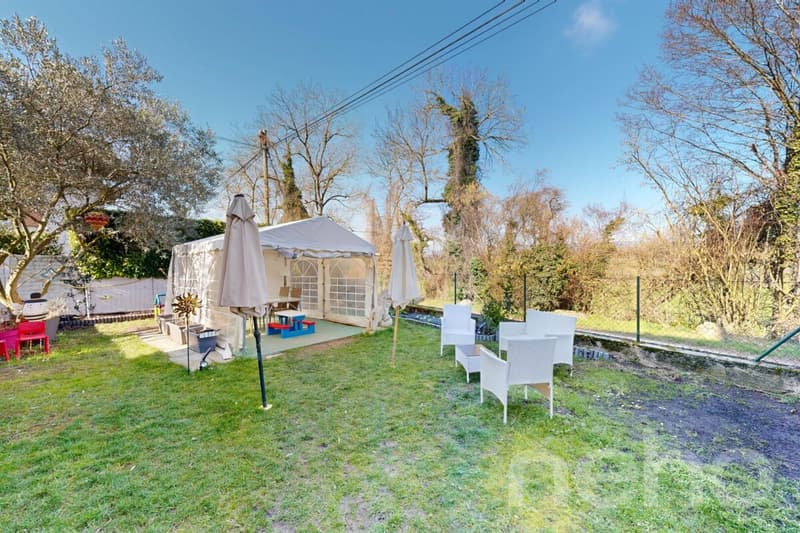 Spacieux appartement familial avec balcons et jardin à St-Prex (11)